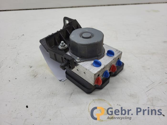 Gebruikte ABS Pomp Fiat Panda (312) 0.9 TwinAir 60 Prijs € 100,00 Margeregeling aangeboden door Autorec. Gebr. Prins b.v.