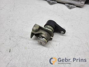 Kontaktslot + computer van een Fiat Panda (312) 0.9 TwinAir 60 2015