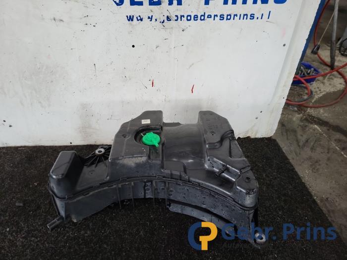 Gebruikte Ureumreservoir Renault Kangoo Express (FW) 1.5 dCi 95 Prijs € 393,25 Inclusief btw aangeboden door Autorec. Gebr. Prins b.v.