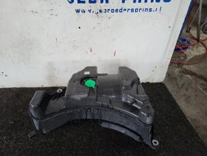 Gebruikte Adblue tank Renault Kangoo Express (FW) 1.5 dCi 95 Prijs € 393,25 Inclusief btw aangeboden door Autorec. Gebr. Prins b.v.