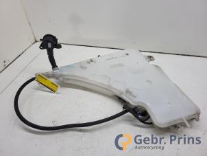 Gebruikte Ruitensproeiertank voor BMW 3 serie Touring (F31) 330d 3.0 24V Prijs € 40,00 Margeregeling aangeboden door Autorec. Gebr. Prins b.v.