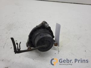 Gebruikte Motorsteun BMW 3 serie Touring (F31) 330d 3.0 24V Prijs € 25,00 Margeregeling aangeboden door Autorec. Gebr. Prins b.v.