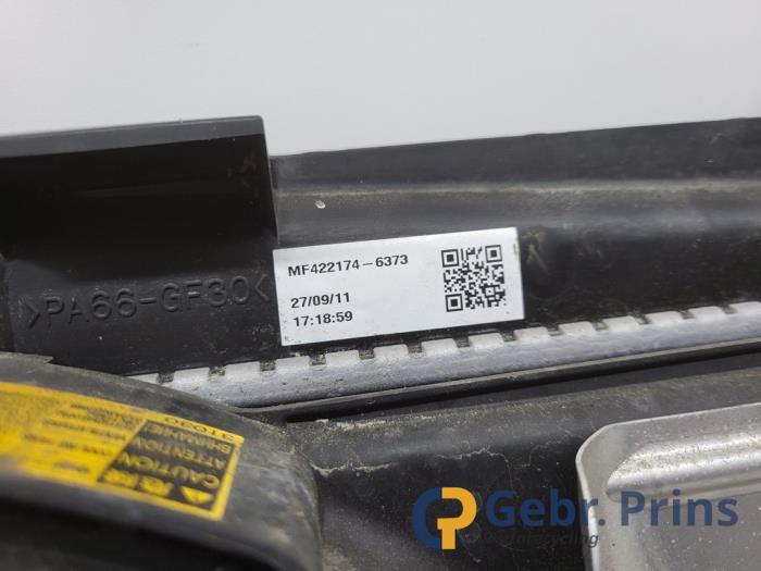 Koelerset van een Toyota Yaris III (P13) 1.33 16V Dual VVT-I 2011