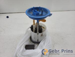 Gebruikte Tank element Pomp Volkswagen Golf Plus (5M1/1KP) 1.6 FSI 16V Prijs € 30,00 Margeregeling aangeboden door Autorec. Gebr. Prins b.v.