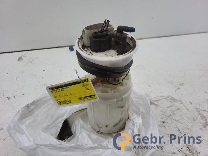 Gebruikte Tank element Pomp Volkswagen Polo IV (9N1/2/3) 1.2 Prijs € 30,00 Margeregeling aangeboden door Autorec. Gebr. Prins b.v.