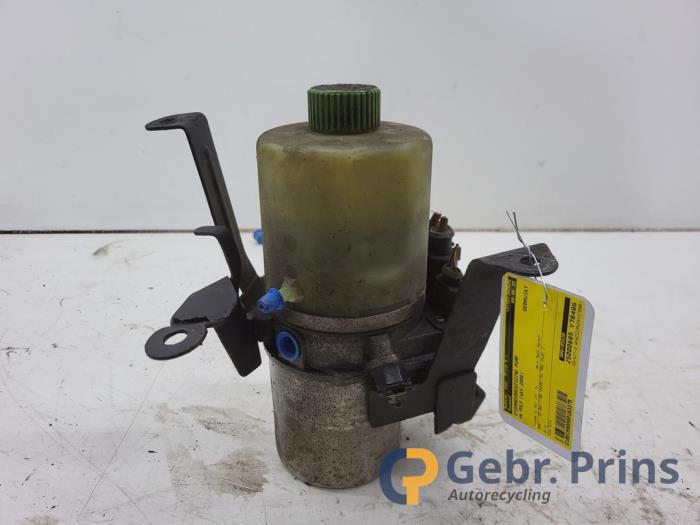 Gebruikte Servopomp Volkswagen Polo IV (9N1/2/3) 1.2 Prijs € 50,00 Margeregeling aangeboden door Autorec. Gebr. Prins b.v.