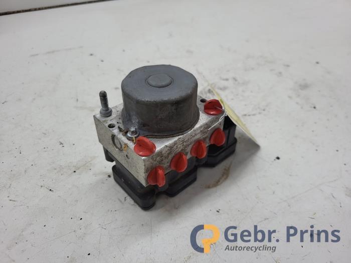 Gebruikte ABS Pomp Citroen C1 1.0 12V Prijs € 40,00 Margeregeling aangeboden door Autorec. Gebr. Prins b.v.