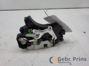 Gebruikte Deurslot Mechaniek 4Deurs links-voor Mitsubishi Colt (Z2/Z3) 1.5 16V CZ3 Prijs € 15,00 Margeregeling aangeboden door Autorec. Gebr. Prins b.v.