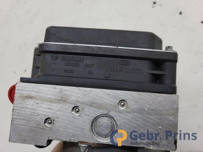 ABS Pomp van een Peugeot 508 (8D) 1.6 THP 16V 2011