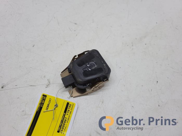 Gebruikte Sensor regen Peugeot 508 (8D) 1.6 THP 16V Prijs € 25,00 Margeregeling aangeboden door Autorec. Gebr. Prins b.v.