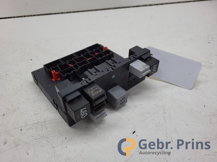 Gebruikte Bodycontrol Module Volkswagen Passat (3C2) 2.0 FSI 16V Prijs € 30,00 Margeregeling aangeboden door Autorec. Gebr. Prins b.v.