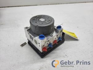 Gebruikte ABS Pomp Peugeot 2008 (CU) 1.2 12V e-THP PureTech 110 Prijs € 100,00 Margeregeling aangeboden door Autorec. Gebr. Prins b.v.