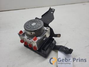 Gebruikte ABS Pomp Mitsubishi Outlander (GF/GG) 2.0 16V PHEV 4x4 Prijs € 50,00 Margeregeling aangeboden door Autorec. Gebr. Prins b.v.