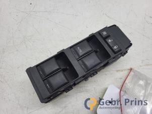 Gebruikte Ruit schakelaar elektrisch Dodge Caliber 1.8 16V Prijs € 30,00 Margeregeling aangeboden door Autorec. Gebr. Prins b.v.
