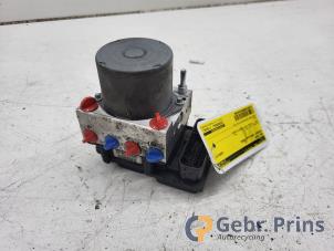 Gebruikte ABS Pomp Peugeot 308 (4A/C) 1.4 VTI 16V Prijs € 100,00 Margeregeling aangeboden door Autorec. Gebr. Prins b.v.