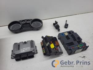 Gebruikte Contactslot + computer Peugeot 308 (4A/C) 1.4 VTI 16V Prijs € 100,00 Margeregeling aangeboden door Autorec. Gebr. Prins b.v.