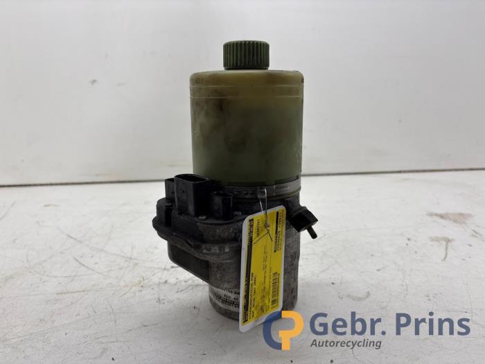 Gebruikte Pomp Servo Seat Ibiza III (6L1) 1.4 16V 75 Prijs € 50,00 Margeregeling aangeboden door Autorec. Gebr. Prins b.v.