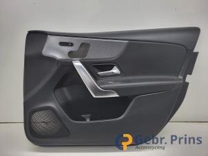 Gebruikte Deurbekleding 4Deurs rechts-voor Mercedes A (177.0) 1.5 A-180d Prijs € 125,00 Margeregeling aangeboden door Autorec. Gebr. Prins b.v.