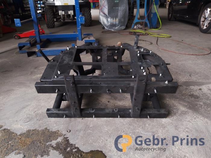 Gebruikte Subframe Mercedes eSprinter 3,5t (907.6/910.6) 314 Prijs € 181,50 Inclusief btw aangeboden door Autorec. Gebr. Prins b.v.