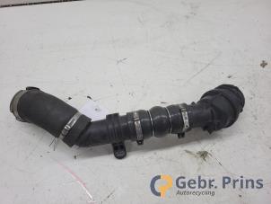 Gebruikte Intercooler Slang Mercedes A (177.0) 1.5 A-180d Prijs € 60,00 Margeregeling aangeboden door Autorec. Gebr. Prins b.v.