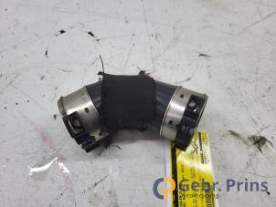 Gebruikte Intercooler Slang Mercedes A (177.0) 1.5 A-180d Prijs € 30,00 Margeregeling aangeboden door Autorec. Gebr. Prins b.v.
