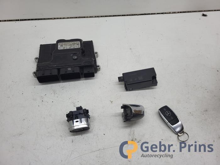 Gebruikte Kontaktslot + computer Mercedes A (177.0) 1.5 A-180d Prijs € 300,00 Margeregeling aangeboden door Autorec. Gebr. Prins b.v.