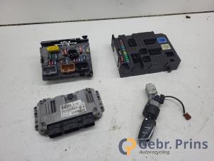 Gebruikte Kontaktslot + computer Peugeot 207/207+ (WA/WC/WM) 1.6 16V Prijs € 100,00 Margeregeling aangeboden door Autorec. Gebr. Prins b.v.