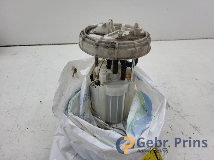 Gebruikte Tank element Pomp Opel Corsa D 1.2 16V Prijs € 40,00 Margeregeling aangeboden door Autorec. Gebr. Prins b.v.