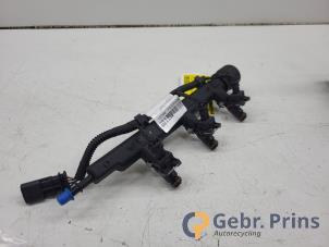 Gebruikte Injector brug Fiat 500C (312) 1.0 Hybrid Prijs € 75,00 Margeregeling aangeboden door Autorec. Gebr. Prins b.v.