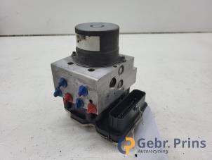 Gebruikte ABS Pomp Mercedes eSprinter 3,5t (907.6/910.6) 314 Prijs € 786,50 Inclusief btw aangeboden door Autorec. Gebr. Prins b.v.