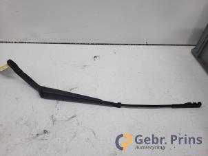 Gebruikte Ruitenwisserarm voor Mercedes eSprinter 3,5t (907.6/910.6) 314 Prijs € 18,15 Inclusief btw aangeboden door Autorec. Gebr. Prins b.v.