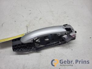 Gebruikte Deurgreep 2Deurs links Volkswagen Caddy IV 2.0 TDI 102 Prijs € 24,20 Inclusief btw aangeboden door Autorec. Gebr. Prins b.v.