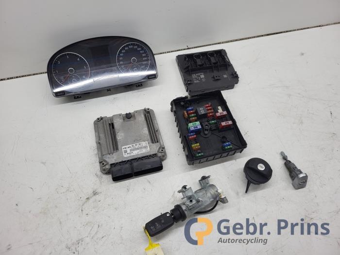 Gebruikte Kontaktslot + computer Volkswagen Caddy IV 2.0 TDI 102 Prijs € 423,50 Inclusief btw aangeboden door Autorec. Gebr. Prins b.v.