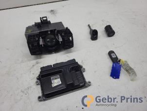 Gebruikte Kontaktslot + computer Mazda 2 (DJ/DL) 1.5 SkyActiv-G 90 Prijs € 225,00 Margeregeling aangeboden door Autorec. Gebr. Prins b.v.