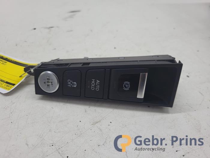 Gebruikte Schakelaar handrem Volkswagen Passat Variant (365) 1.4 TSI 16V Prijs € 10,00 Margeregeling aangeboden door Autorec. Gebr. Prins b.v.