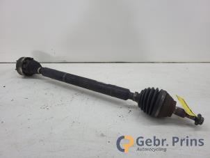 Gebruikte Aandrijfas rechts-voor Volkswagen Passat Variant (365) 1.4 TSI 16V Prijs € 50,00 Margeregeling aangeboden door Autorec. Gebr. Prins b.v.