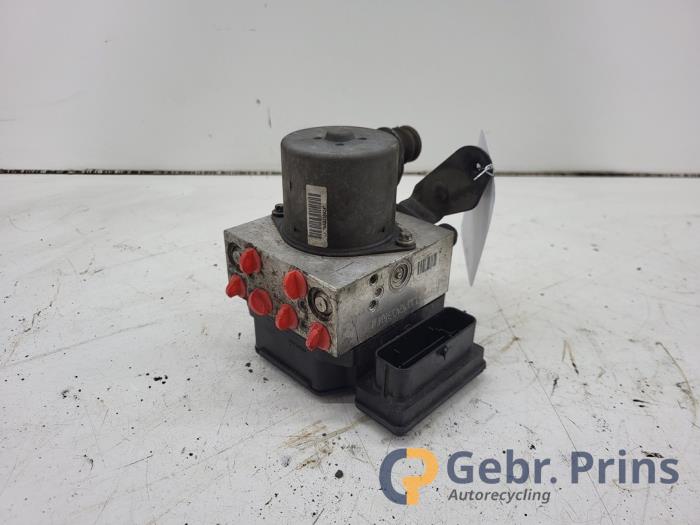 Gebruikte ABS Pomp Volkswagen Passat Variant (365) 1.4 TSI 16V Prijs € 100,00 Margeregeling aangeboden door Autorec. Gebr. Prins b.v.