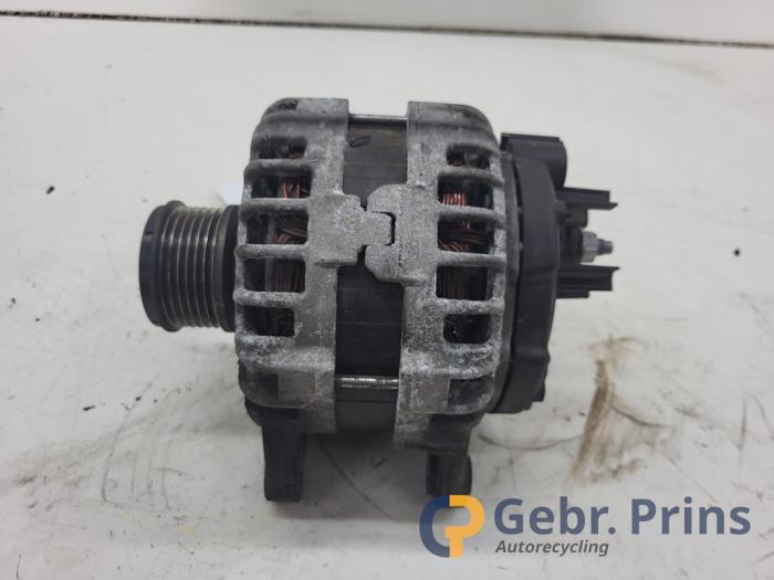 Gebruikte Dynamo Renault Megane IV Estate (RFBK) 1.5 Energy dCi 110 Prijs € 60,00 Margeregeling aangeboden door Autorec. Gebr. Prins b.v.