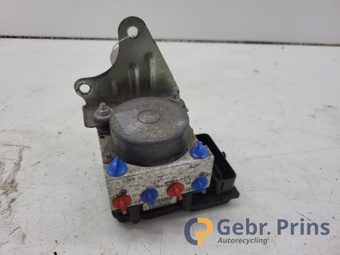 Gebruikte ABS Pomp Fiat 500 (312) 0.9 TwinAir 85 Prijs € 40,00 Margeregeling aangeboden door Autorec. Gebr. Prins b.v.