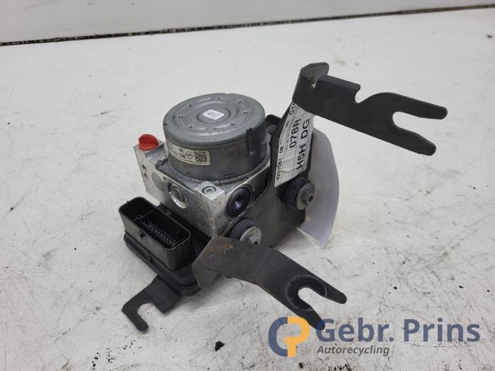 Gebruikte ABS Pomp Dacia Lodgy (JS/SD0J) 1.3 TCE 130 16V Prijs € 125,00 Margeregeling aangeboden door Autorec. Gebr. Prins b.v.