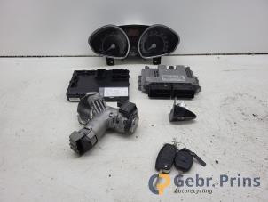 Gebruikte Kontaktslot + computer Ford Fiesta 6 (JA8) 1.0 EcoBoost 12V 100 Prijs € 125,00 Margeregeling aangeboden door Autorec. Gebr. Prins b.v.
