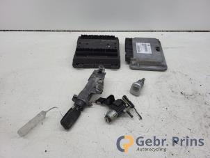 Gebruikte Kontaktslot + computer Volkswagen Polo IV (9N1/2/3) 1.4 16V Prijs € 75,00 Margeregeling aangeboden door Autorec. Gebr. Prins b.v.