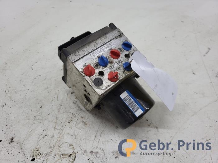 Gebruikte ABS Pomp Volkswagen Passat Variant (3C5) 2.0 FSI 16V Prijs € 50,00 Margeregeling aangeboden door Autorec. Gebr. Prins b.v.