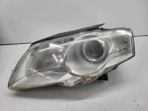 Gebruikte Linker Koplamp Volkswagen Passat Variant (3C5) 2.0 FSI 16V Prijs € 40,00 Margeregeling aangeboden door Autorec. Gebr. Prins b.v.