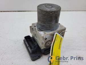 Gebruikte ABS Pomp BMW 5 serie (F10) 528i 16V Prijs € 250,00 Margeregeling aangeboden door Autorec. Gebr. Prins b.v.