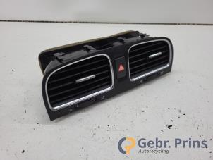 Gebruikte Luchtrooster Dashboard Volkswagen Golf VI Variant (AJ5/1KA) 1.6 TDI 16V 105 Prijs € 30,00 Margeregeling aangeboden door Autorec. Gebr. Prins b.v.