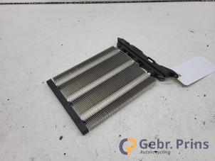 Gebruikte Element Kachelverwarming Volkswagen Golf VI Variant (AJ5/1KA) 1.6 TDI 16V 105 Prijs € 15,00 Margeregeling aangeboden door Autorec. Gebr. Prins b.v.