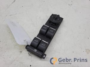 Gebruikte Ruit schakelaar elektrisch Ford Focus 2 Wagon 2.0 16V Prijs € 20,00 Margeregeling aangeboden door Autorec. Gebr. Prins b.v.