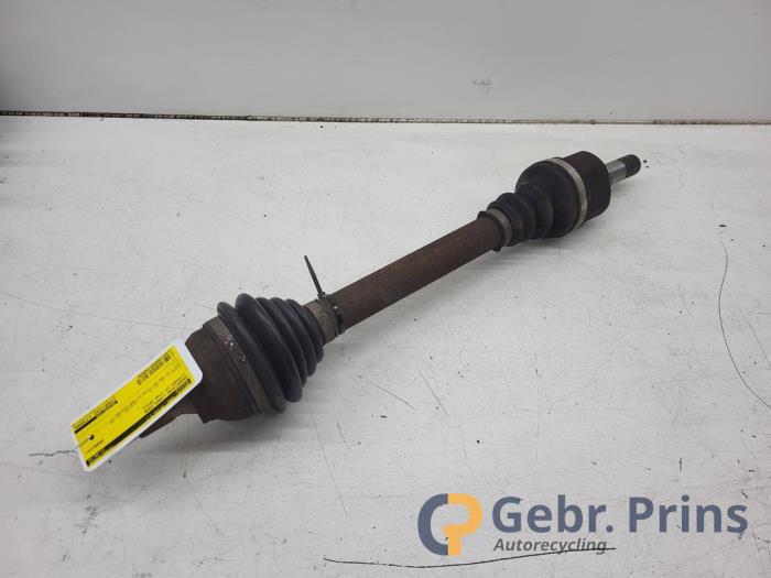 Gebruikte Aandrijfas links-voor Citroen C4 Berline (NC) 1.6 16V VTi Prijs € 40,00 Margeregeling aangeboden door Autorec. Gebr. Prins b.v.
