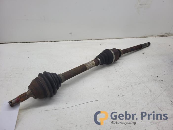 Gebruikte Aandrijfas rechts-voor Citroen C4 Berline (NC) 1.6 16V VTi Prijs € 40,00 Margeregeling aangeboden door Autorec. Gebr. Prins b.v.